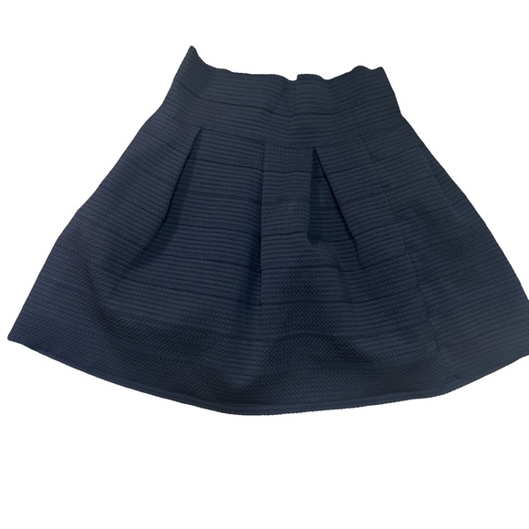 H&M Black Circle Skirt Size Large Flared Silhouette Chic Versatile Women’s Style - Picture 2 of 7